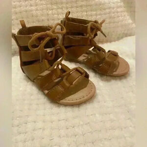 Old Navy Toddler Girls Brown Gladiator Sandals with zipper in back. Size 5
